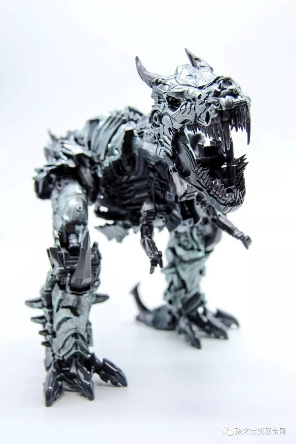 Takara Studio Series SS07 Leader Class Grimlock - Image 3