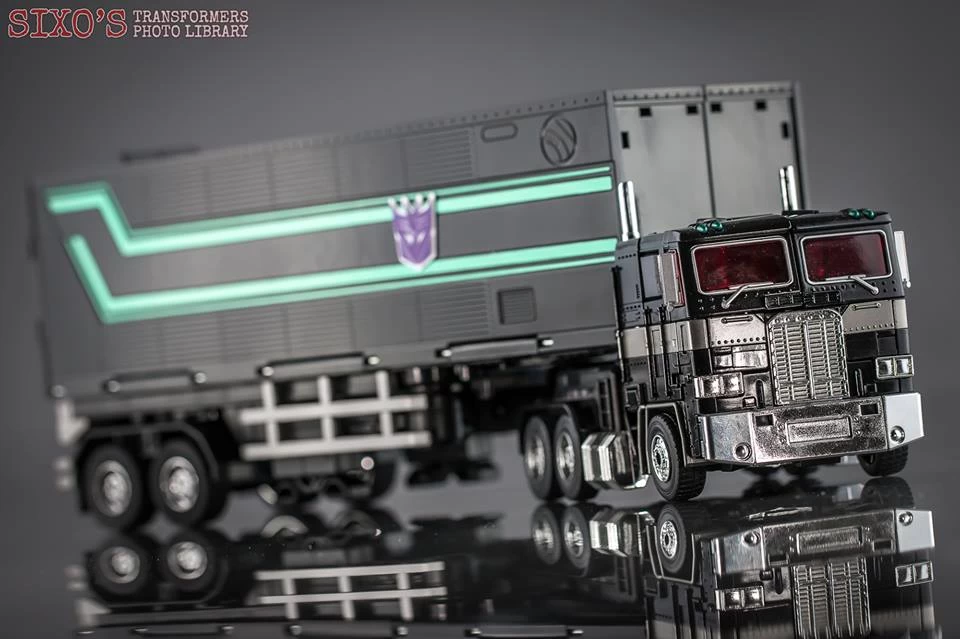 4th Party MP-10B Optimus Prime Black Version Figure & TrailerĀ - Image 8