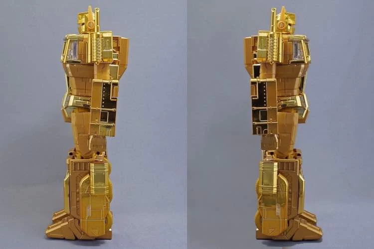 Takara MP10G MP-10G Masterpiece Optimus Prime Gold Lagoon Edition - Image 9