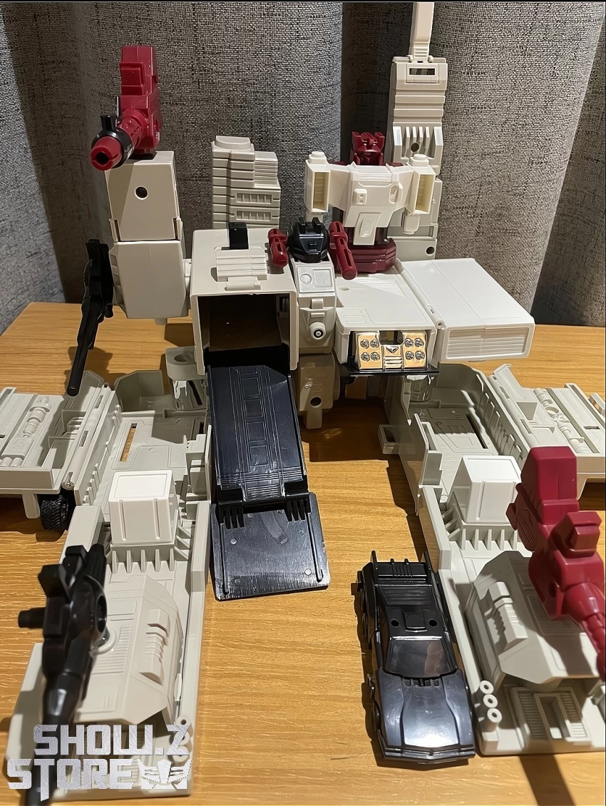 4th Party Transformers G1 Metroplex - Image 5
