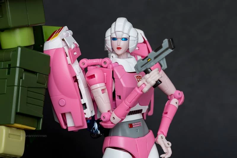 Fanstoys FT-24 Rouge Arcee - Image 14