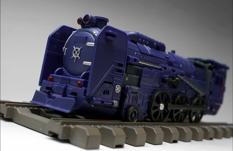 ToyWorld TW-06C Devil Star Astrotrain Comic Version - Image 7